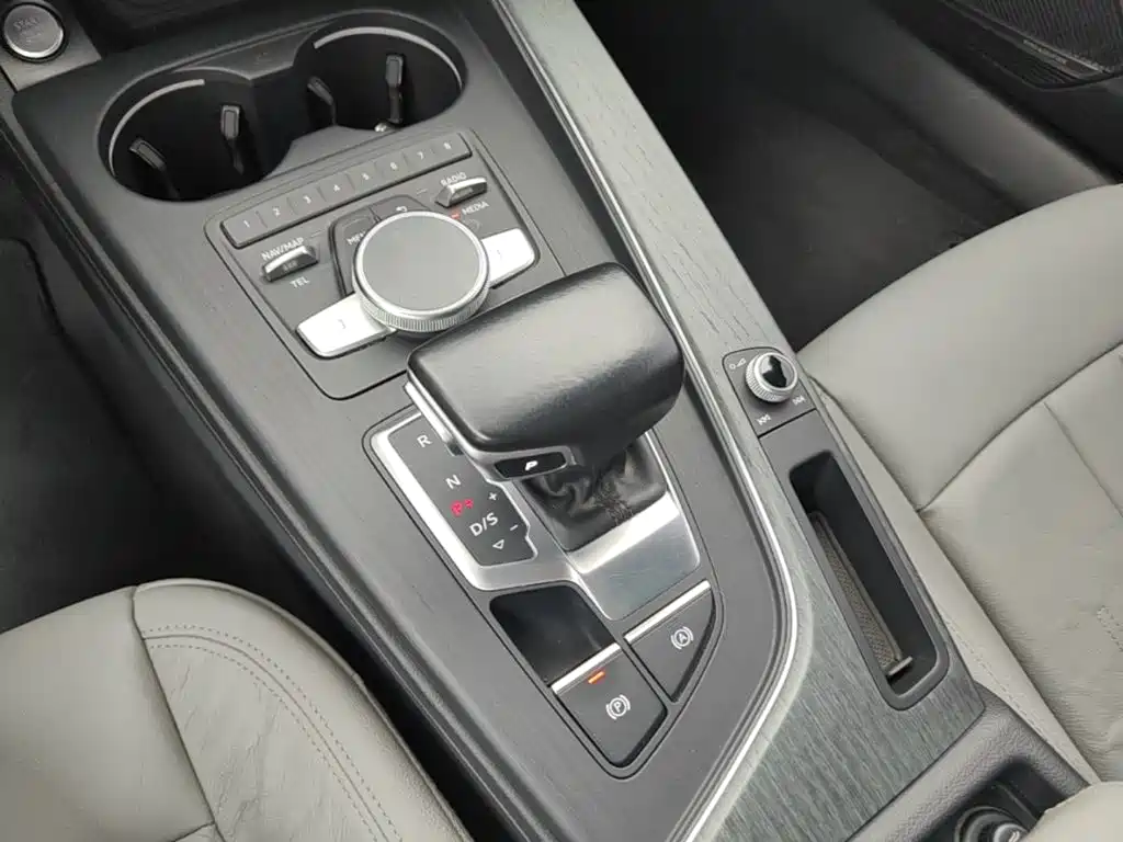 Audi A4L — миниатюра 14
