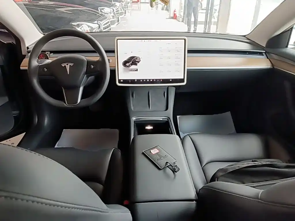 Tesla Model 3 — фотографии объявления, Фото 11