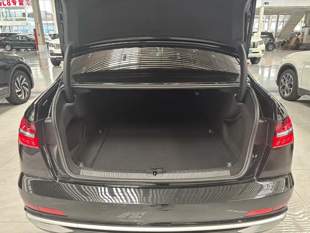 Audi A6L — миниатюра 12