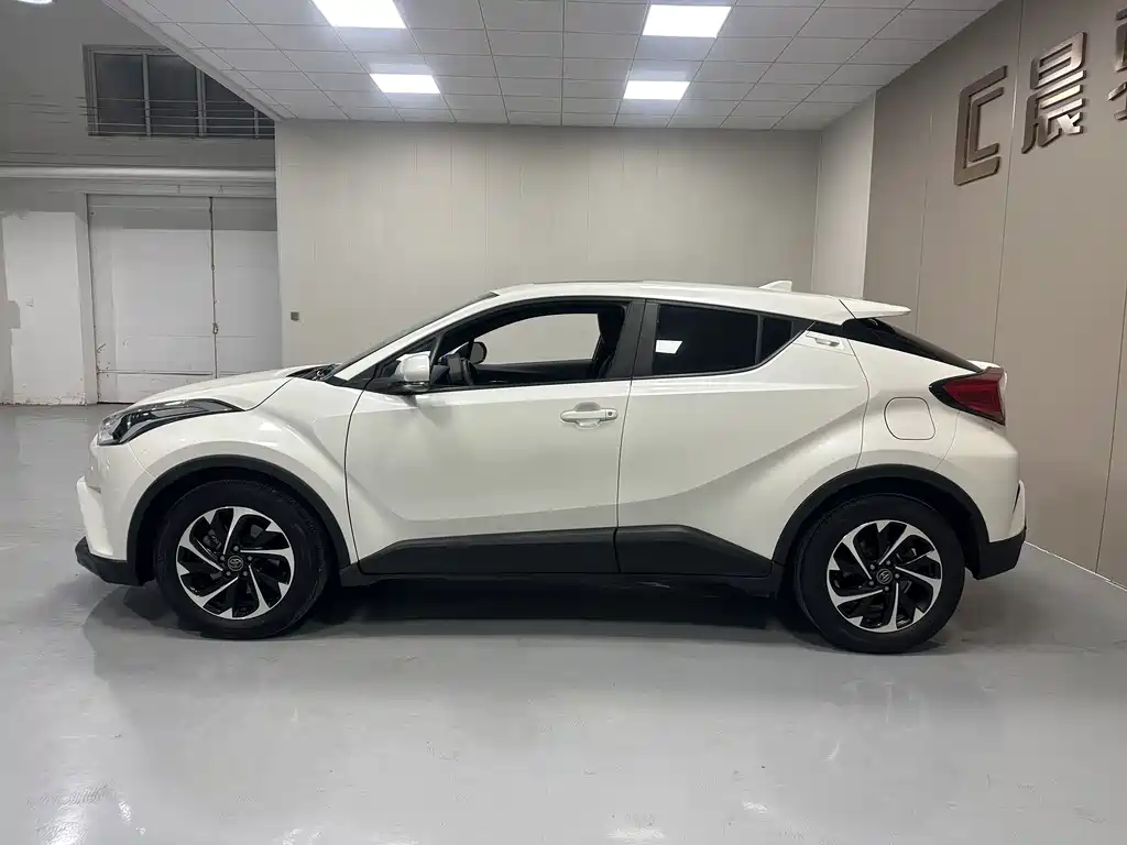 Toyota IZOA — миниатюра 8