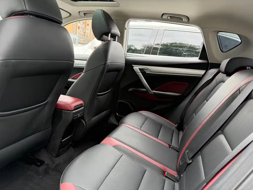 Geely Binyue — миниатюра 9
