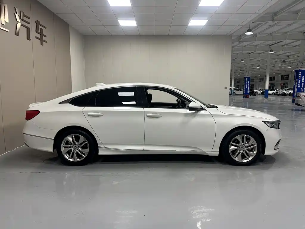 Honda Accord — миниатюра 8