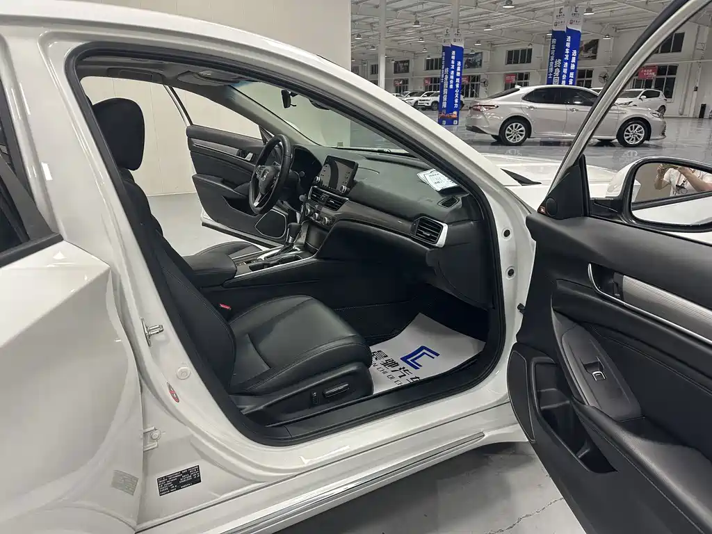 Honda Accord — миниатюра 13