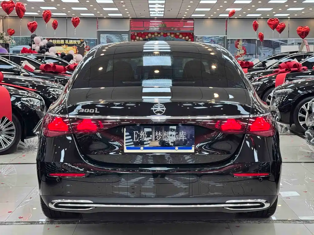 Mercedes-Benz E-Class — миниатюра 4