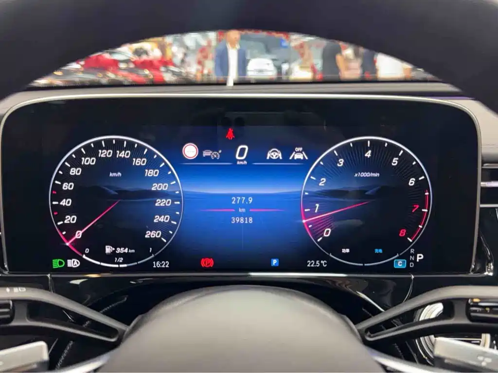 Mercedes-Benz E-Class — миниатюра 20