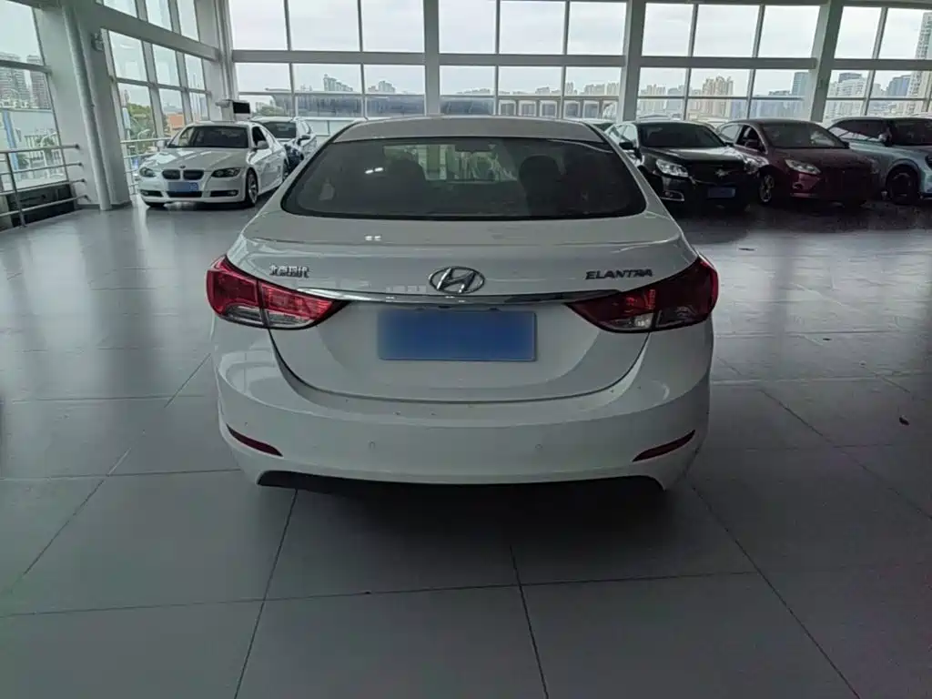 Hyundai Elantra Langdong — миниатюра 6