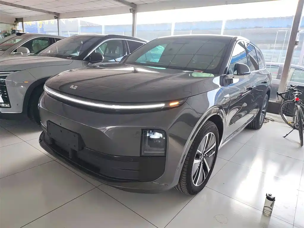 Li Auto Li L6 2025