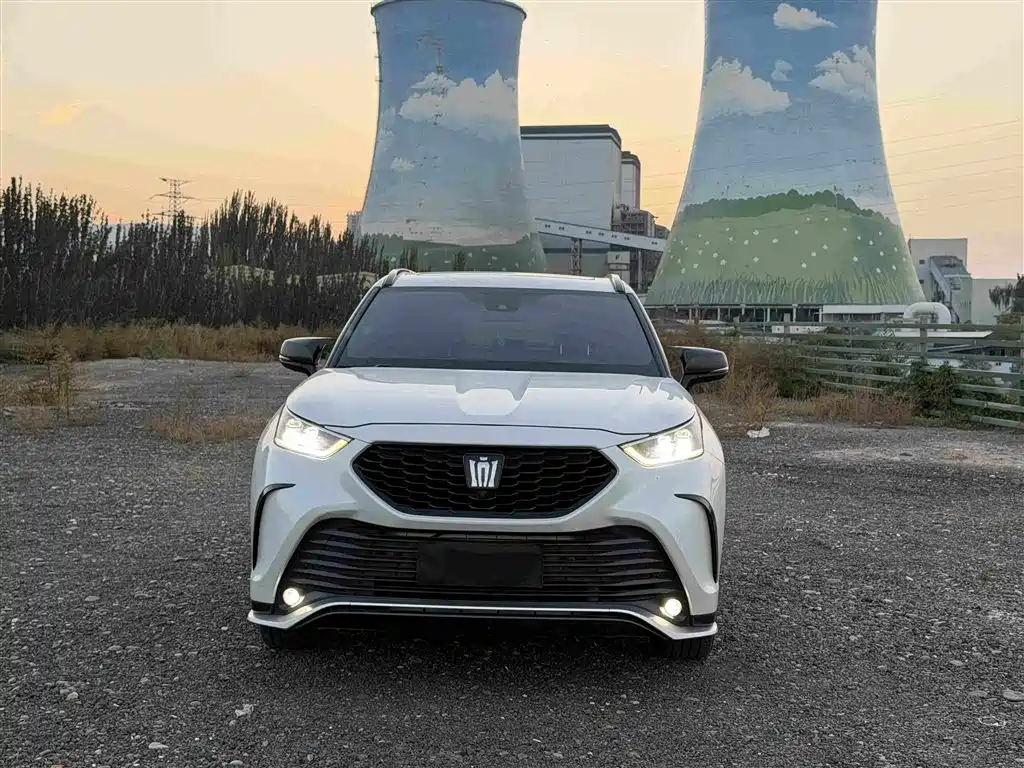 Toyota Crown Kluger — миниатюра 2