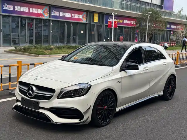 MERCEDES-BENZ  A CLASS AMG 2017