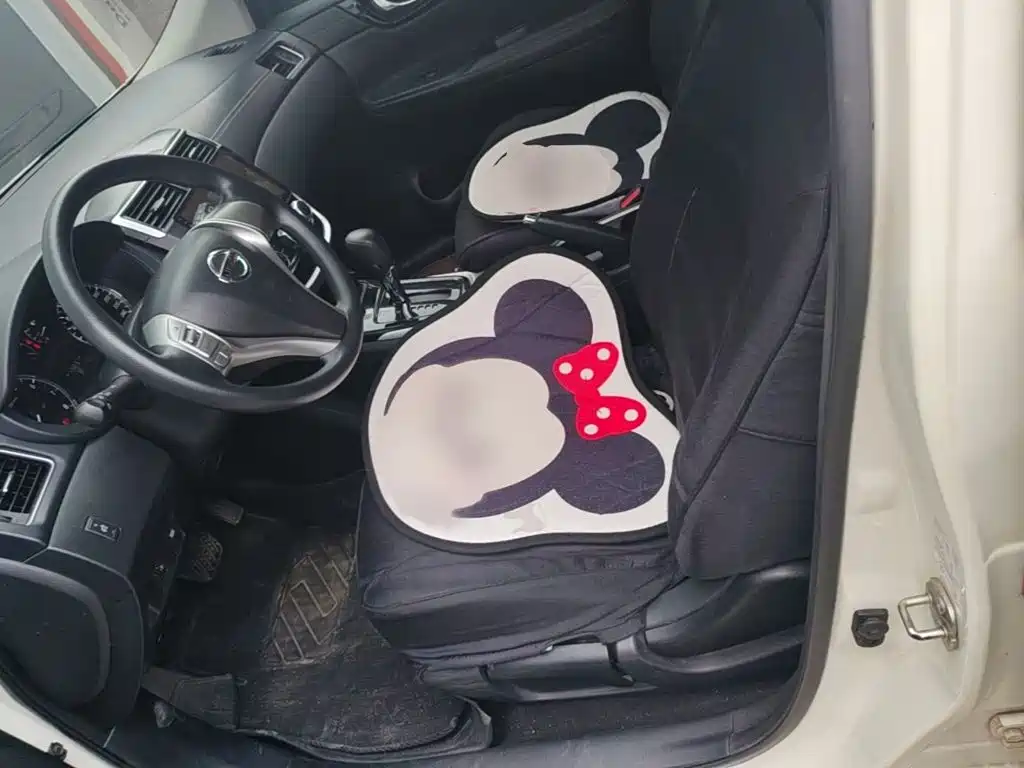 Nissan Tiida — миниатюра 8