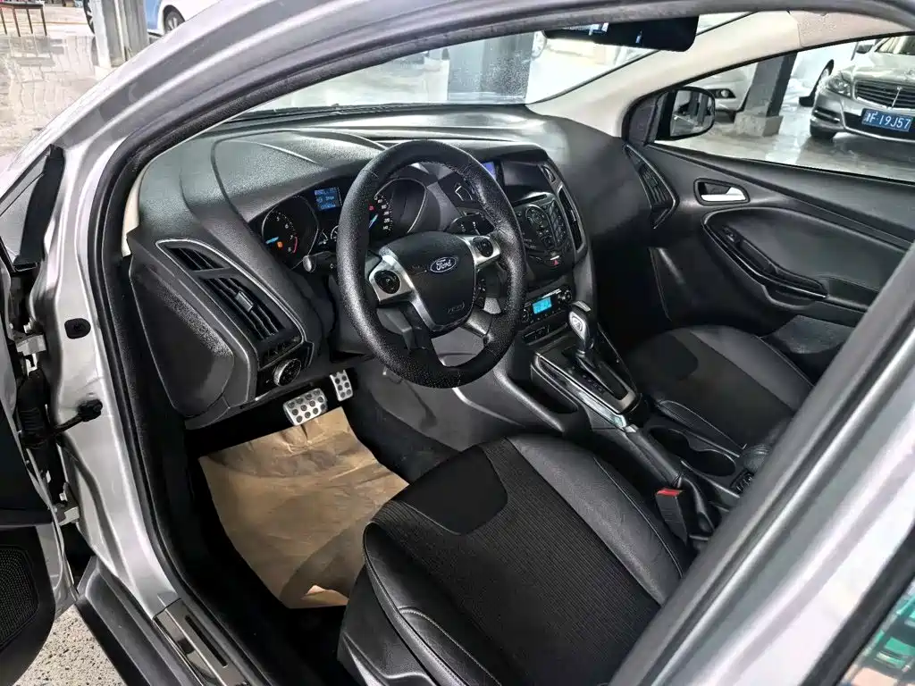 Ford Focus — миниатюра 5