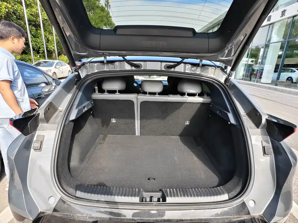 Lynk & Co Z20 — миниатюра 11