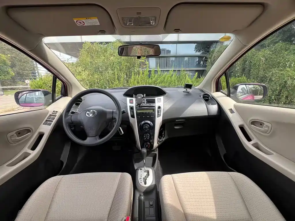 Toyota Yaris — миниатюра 24