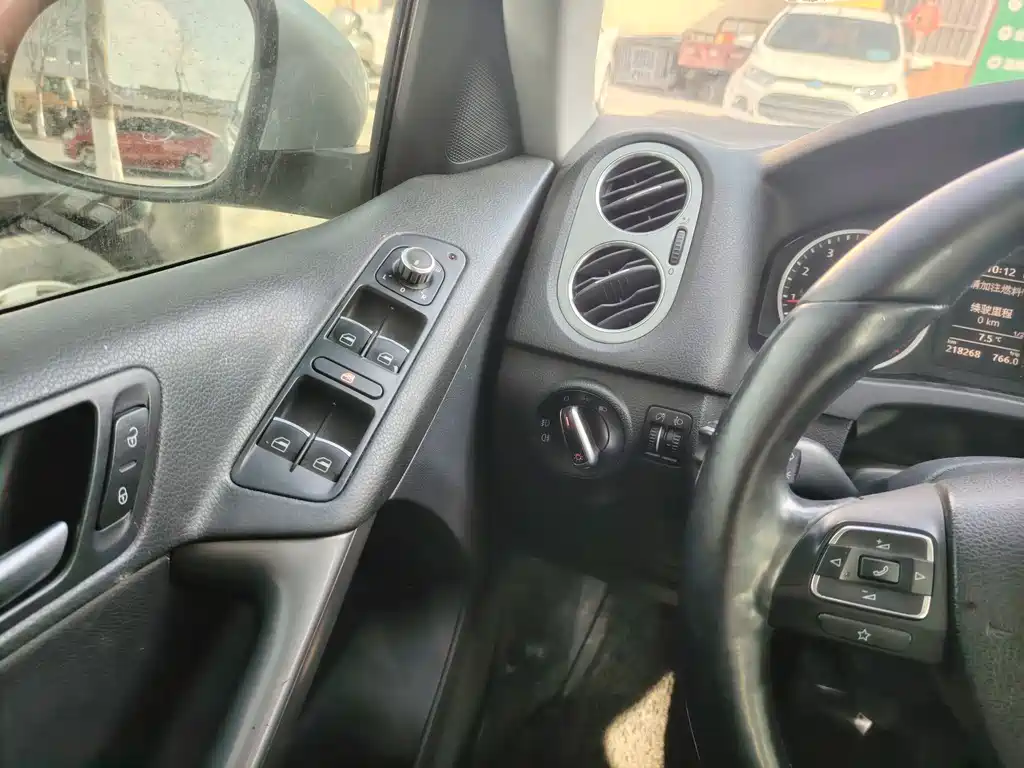 Volkswagen Tiguan 2012 1.8TSI AT