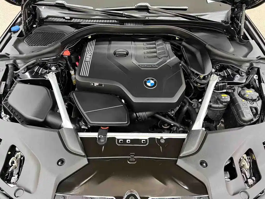 BMW 5 Series — миниатюра 27