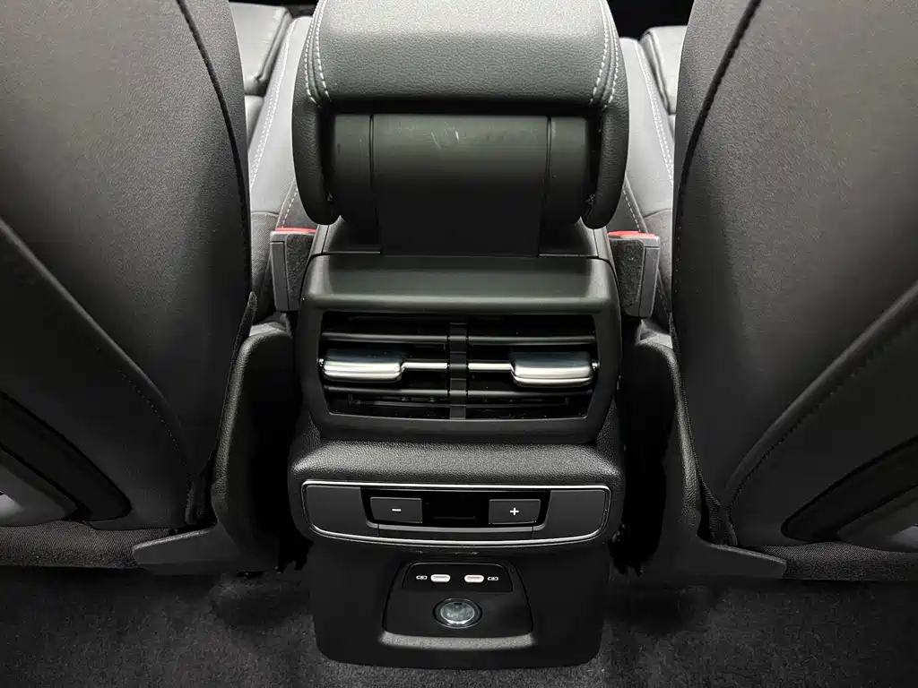 Audi Q4 e-tron — миниатюра 25