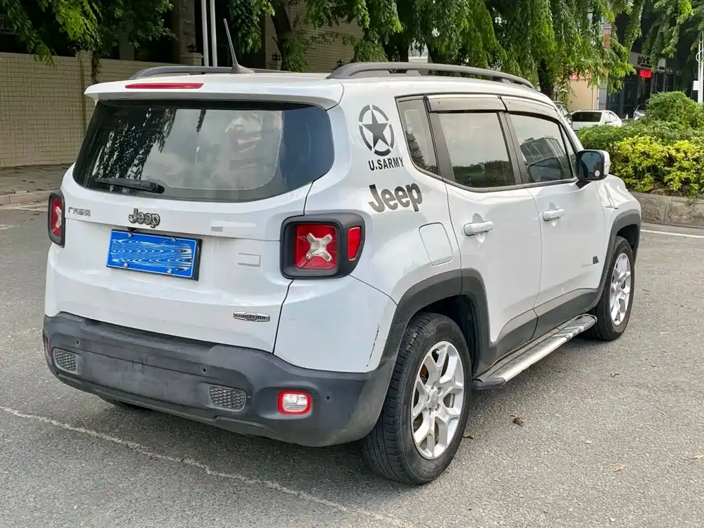 Jeep Renegade — миниатюра 8