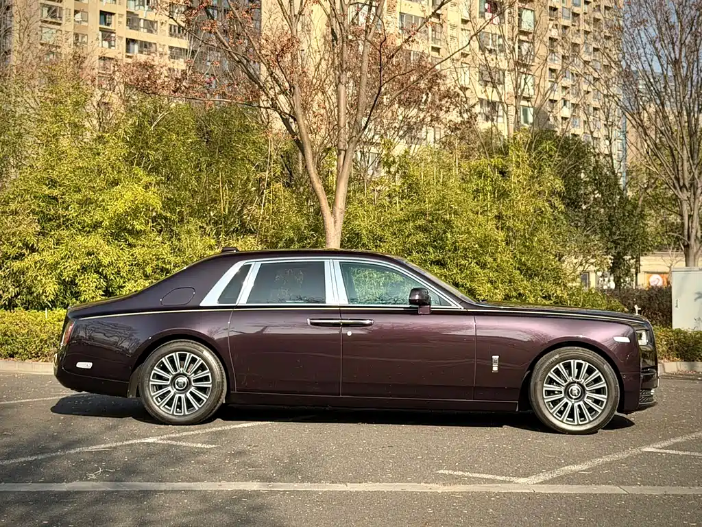 ROLLS-ROYCE PHANTOM