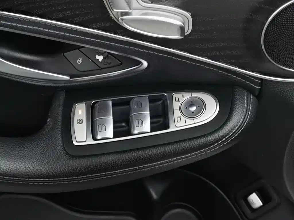 Mercedes-Benz C-Class (Import) — миниатюра 9