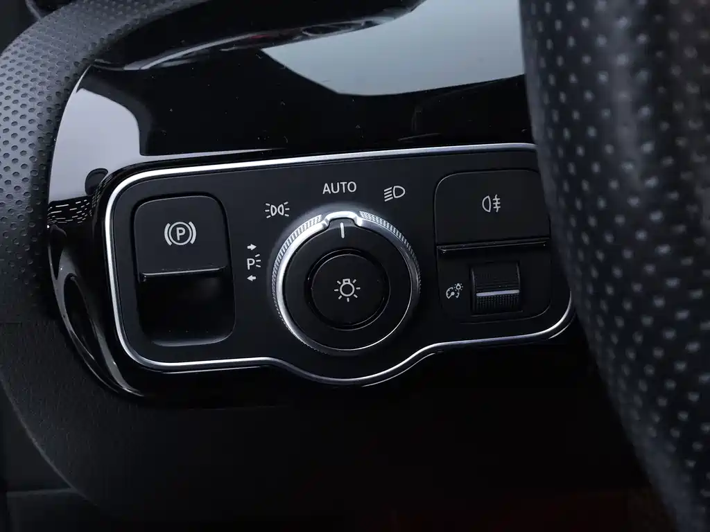 Mercedes-Benz A-Class — миниатюра 14