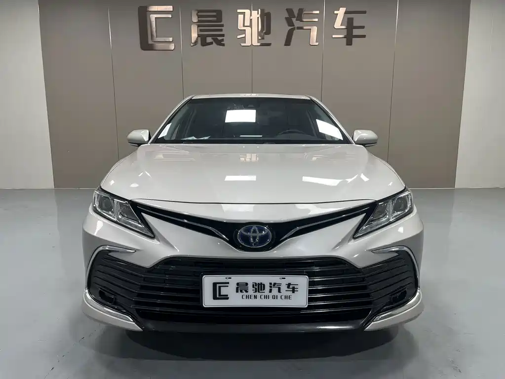 Toyota Camry — миниатюра 3