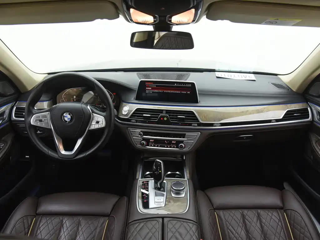BMW 7 Series — миниатюра 14