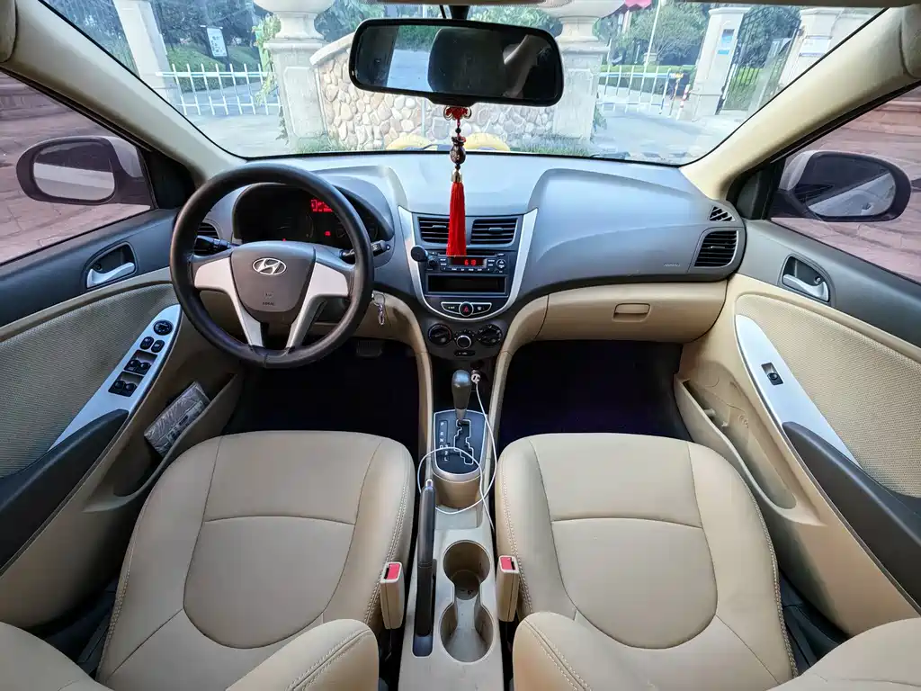Hyundai Verna — миниатюра 6