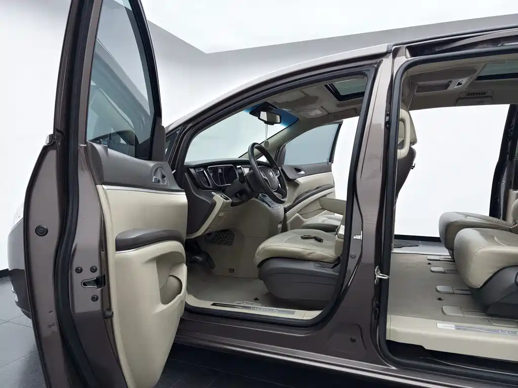 Buick GL8 — миниатюра 9