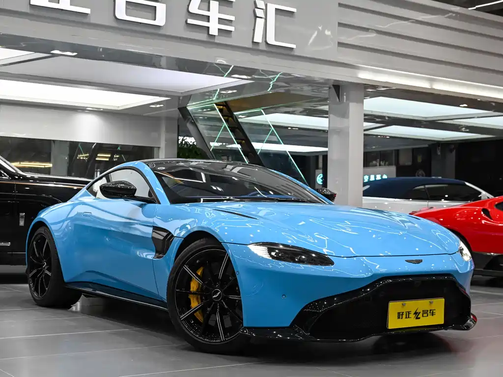 ASTON MARTIN V8 VANTAGE