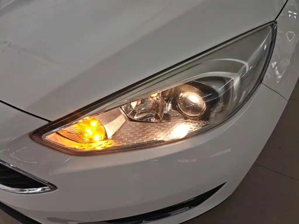 Ford Focus — миниатюра 24