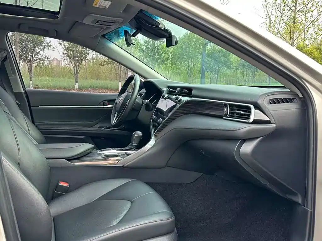 Toyota Camry 2019 2.5G Luxury V