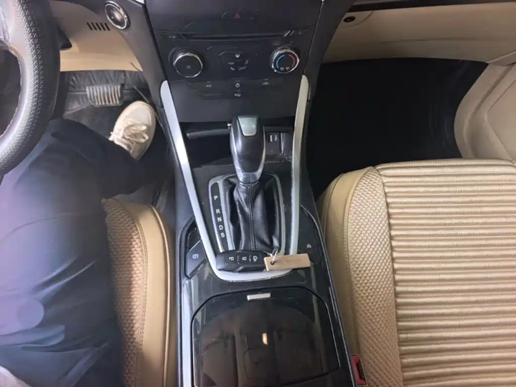 Ford Edge — миниатюра 14