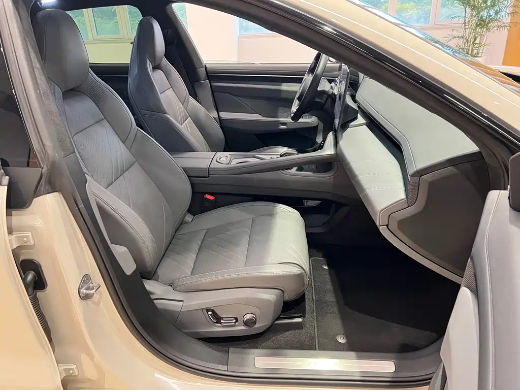 ZEEKR EXTREME KRYPTON 001