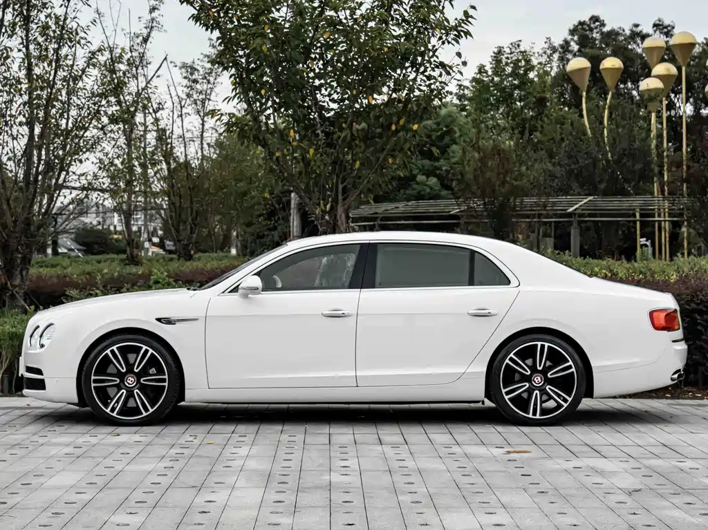 Bentley Flying Spur — миниатюра 7