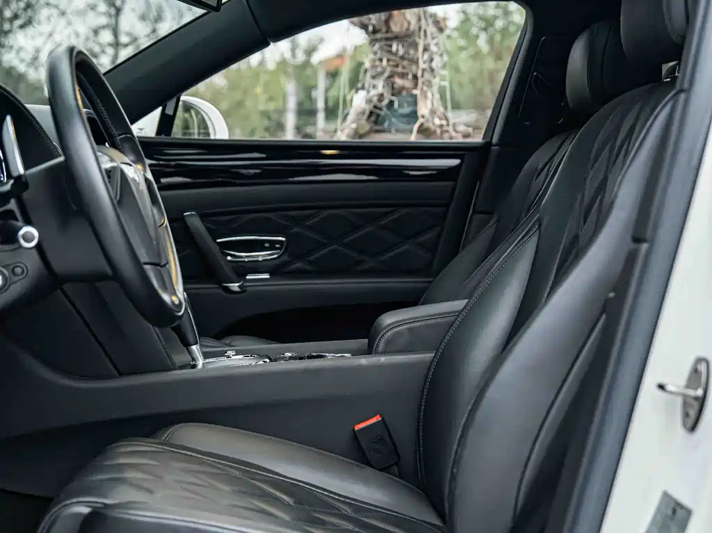 Bentley Flying Spur — миниатюра 11