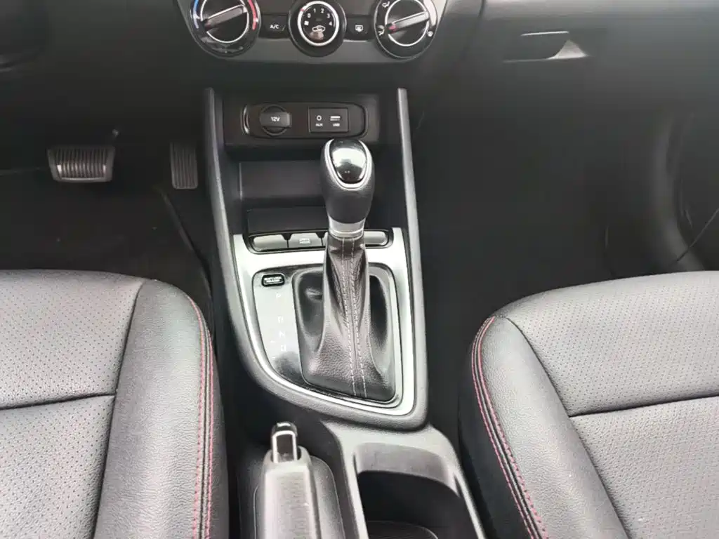 Hyundai Elantra — миниатюра 14
