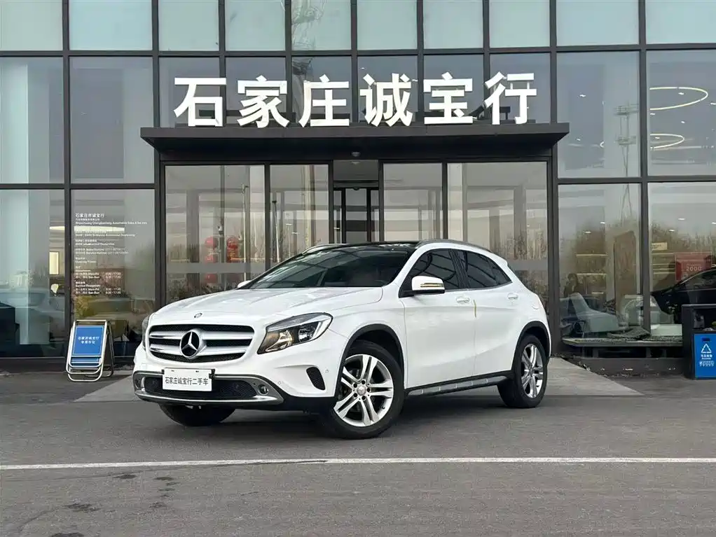 MERCEDES-BENZ GLA