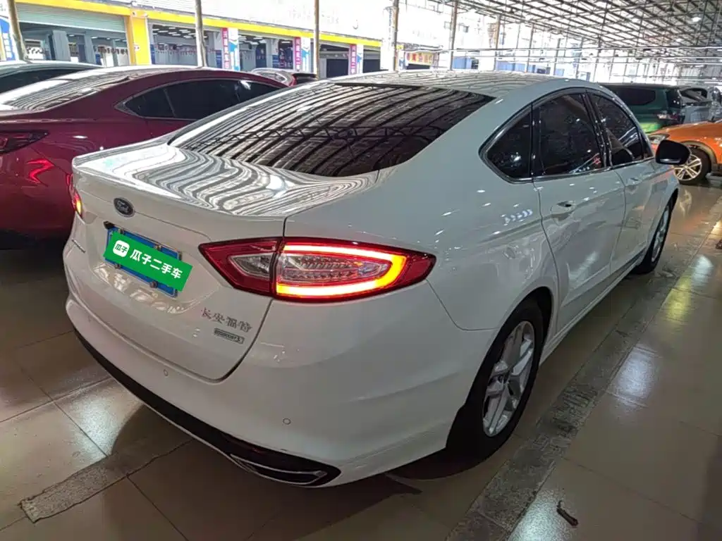 Ford Mondeo — миниатюра 7