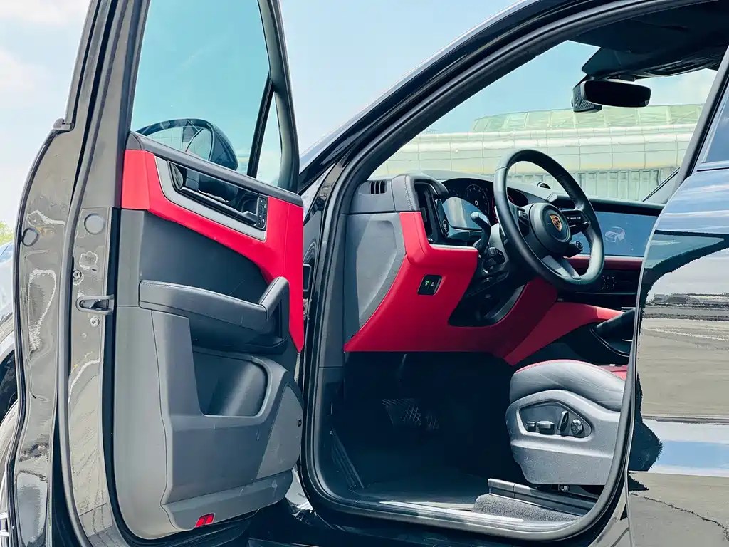 Porsche Cayenne — миниатюра 4