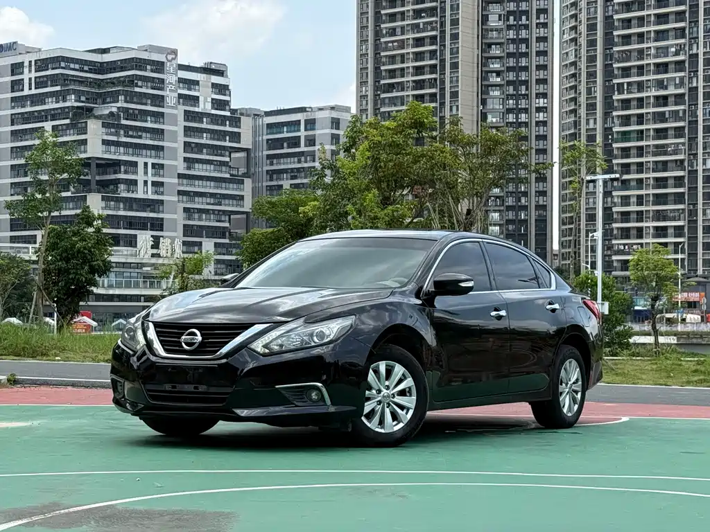 Купить Nissan Teana