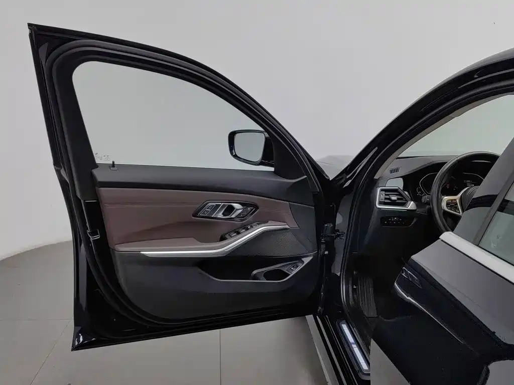 BMW 3 Series — миниатюра 8