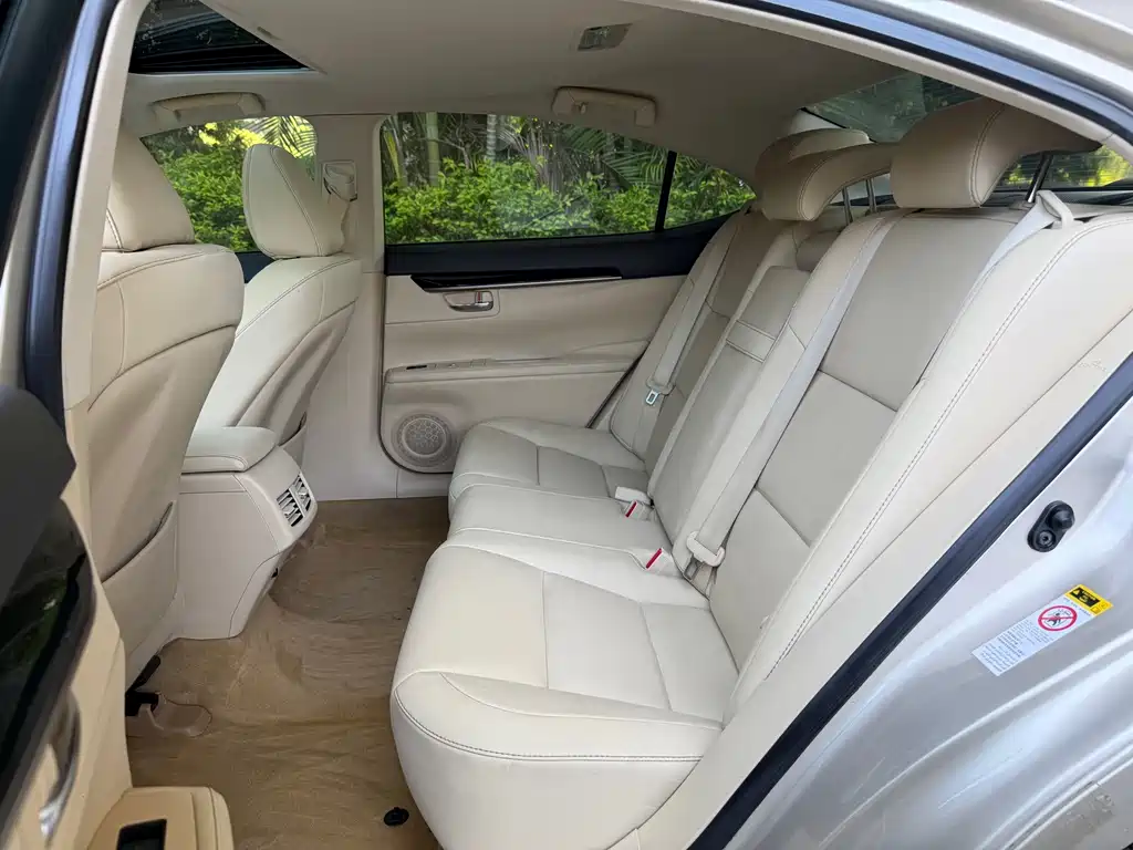 Lexus ES — миниатюра 8