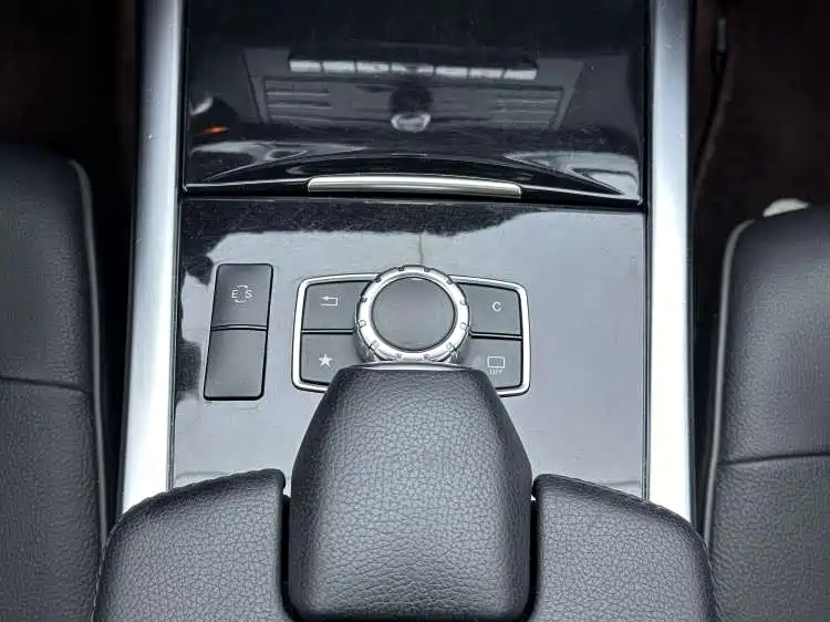 Mercedes-Benz E-Class — миниатюра 18