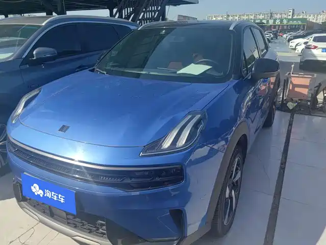 2021 Lynk & Co 06