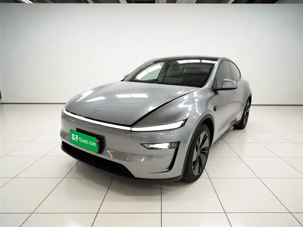 Tesla Model Y 2025