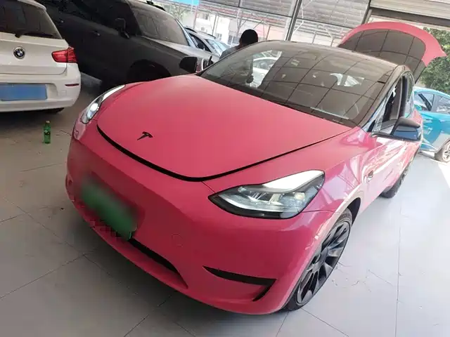TESLA MODEL Y 2024