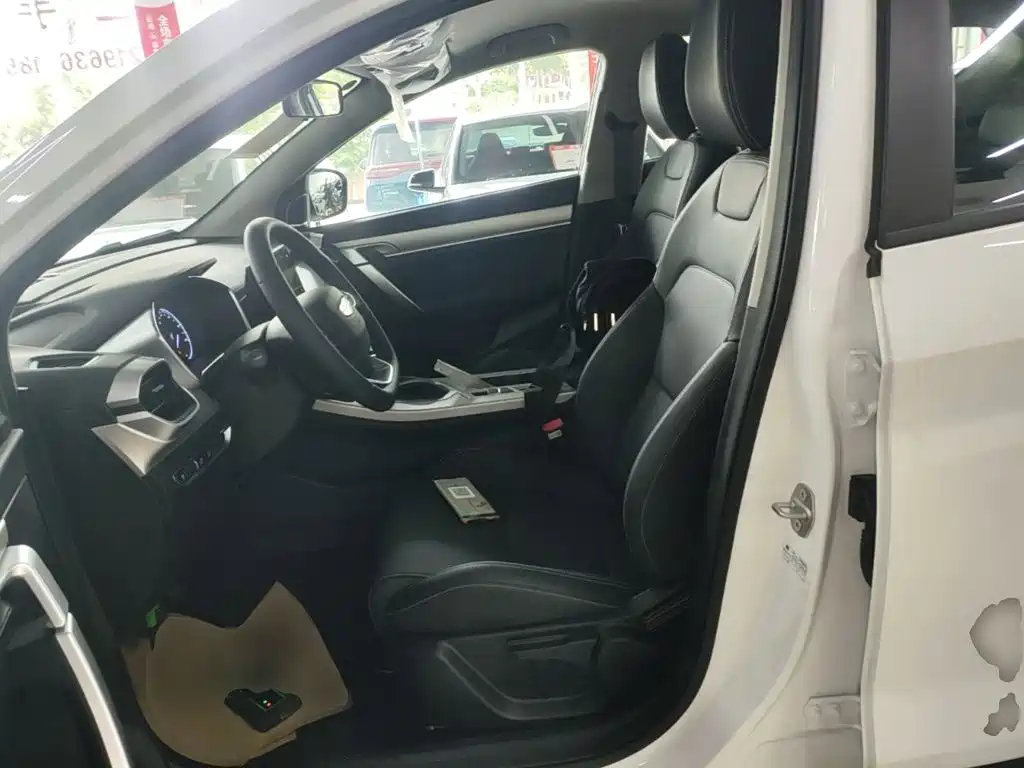 Geely Binyue — миниатюра 15