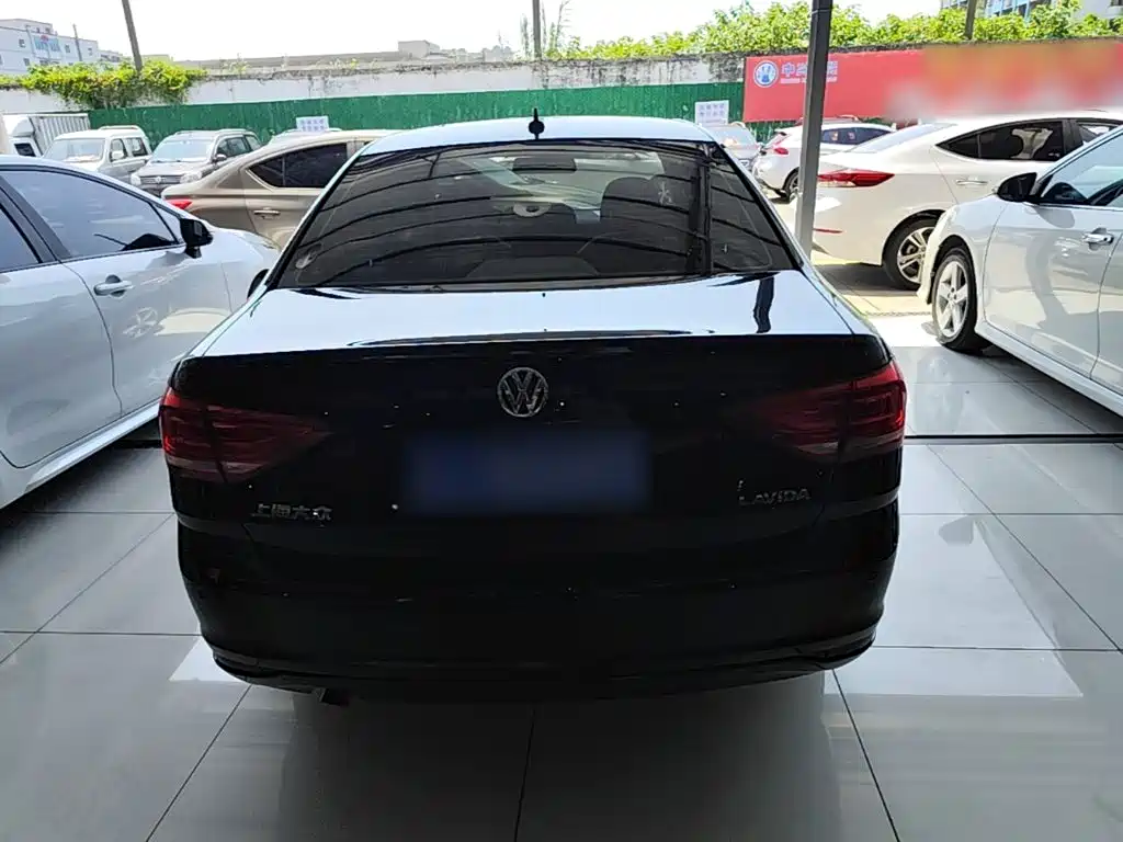 Volkswagen Lavida — миниатюра 6