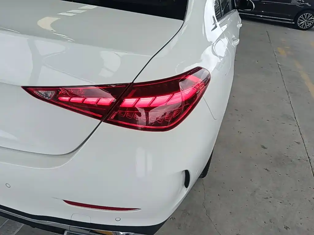 Mercedes-Benz C-Class — миниатюра 8