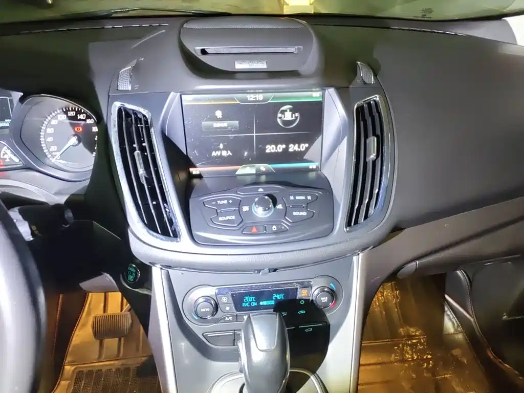 Ford Kuga — миниатюра 14